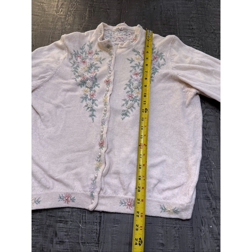 Vintage Hand Beaded Cardigan Sweater Size Small Medium 46 Floral Classic Knit‎ - Picture 14 of 16